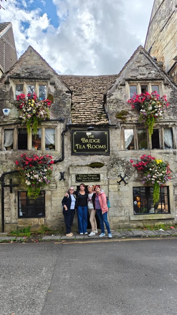 casas de piedra color miel y jardines en los Cotswolds| Tour desde Bath